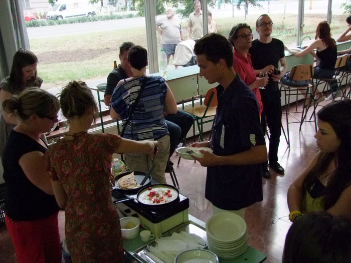 szüts eszter - a fizika törvényei szerint 2011